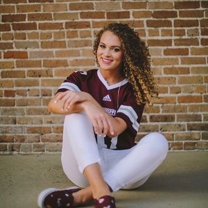 Meet your Posher, Avery